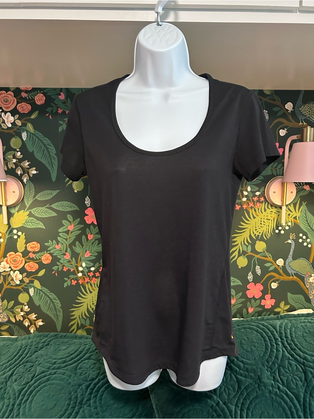 Lucy Activewear "Lucy Tech" Black Scoop Neck Performance Tee